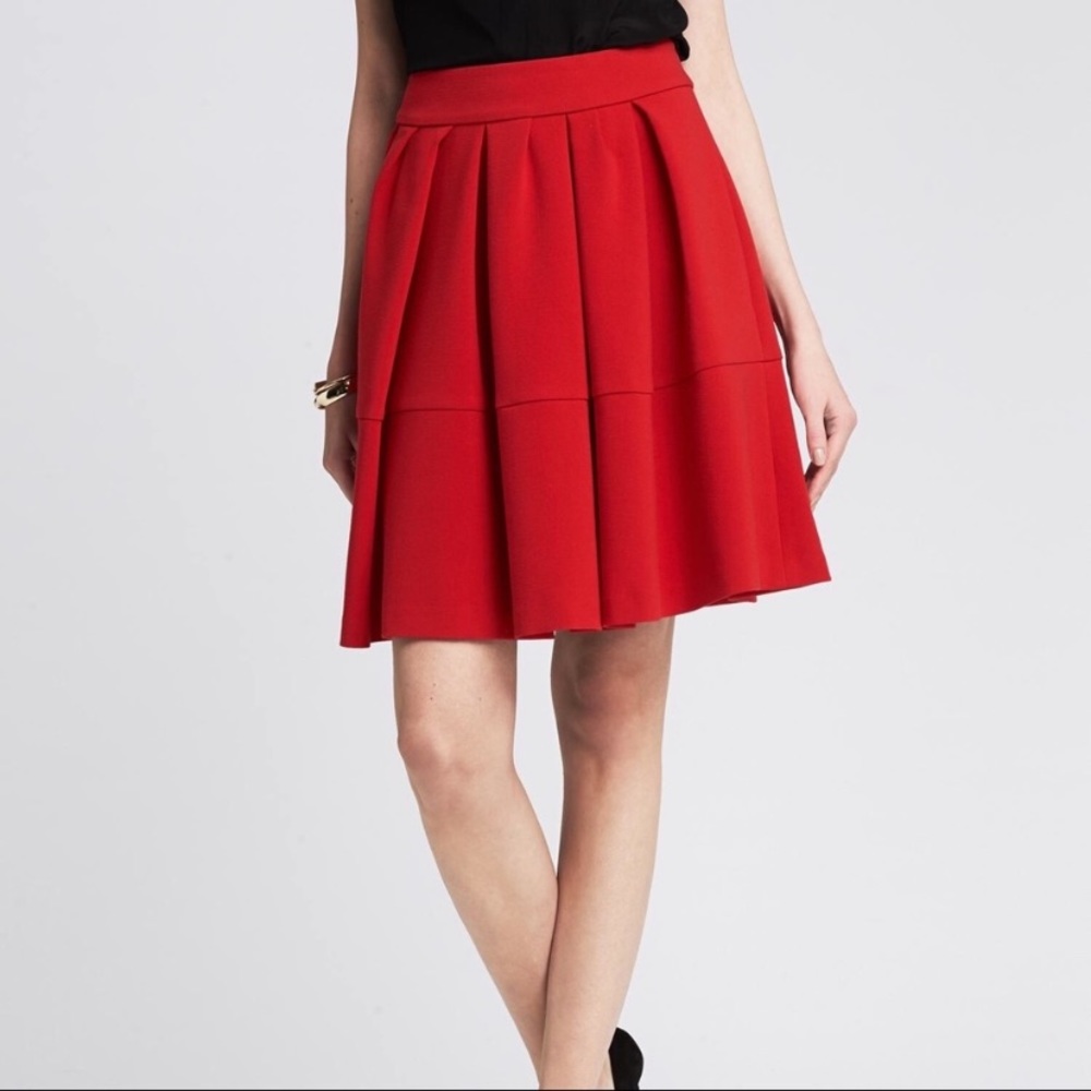 Banana Republic Red Pleated Full Skirt Size 6